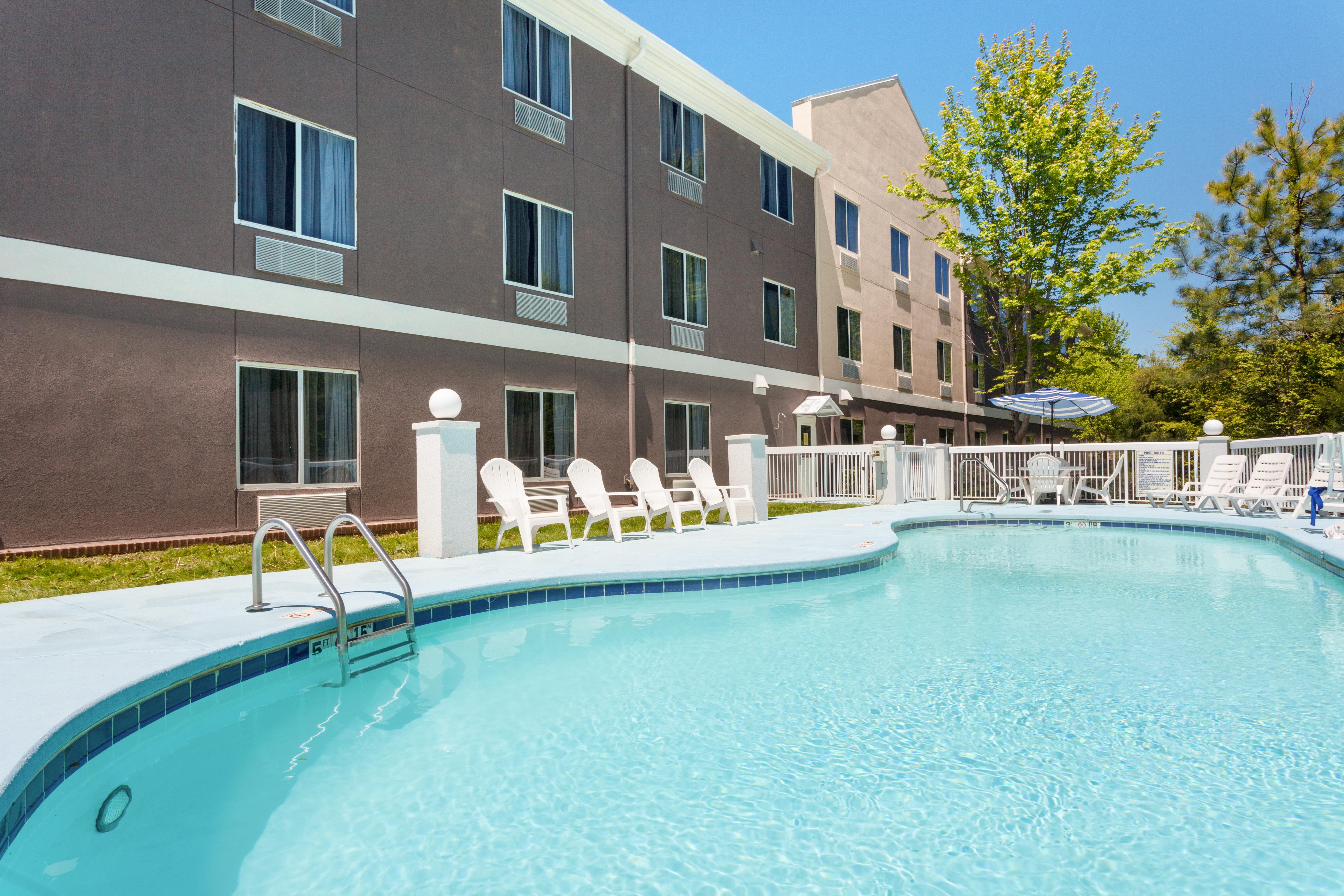 Holiday Inn Express Hotel & Suites Mebane By Ihg Exterior photo