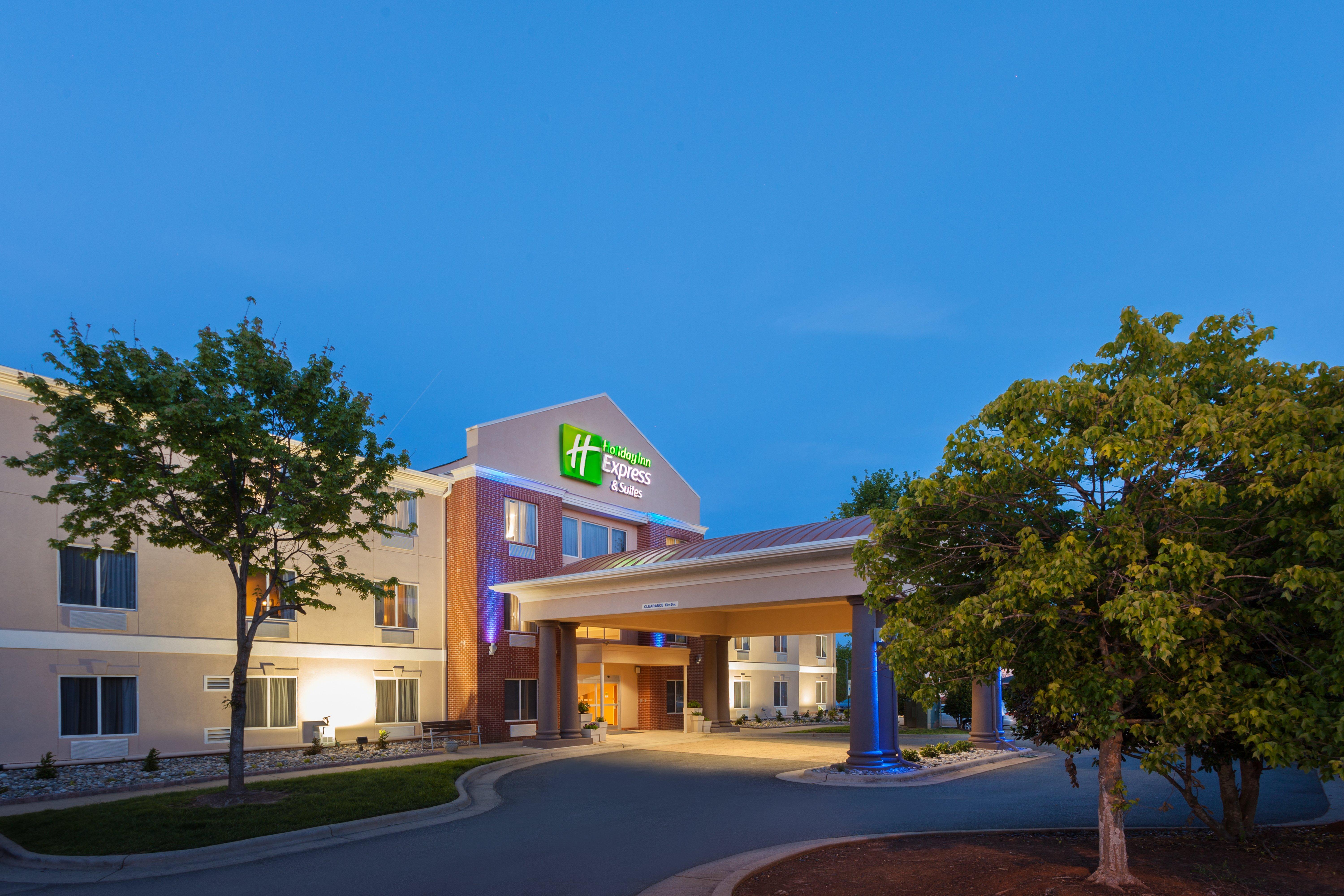 Holiday Inn Express Hotel & Suites Mebane By Ihg Exterior photo