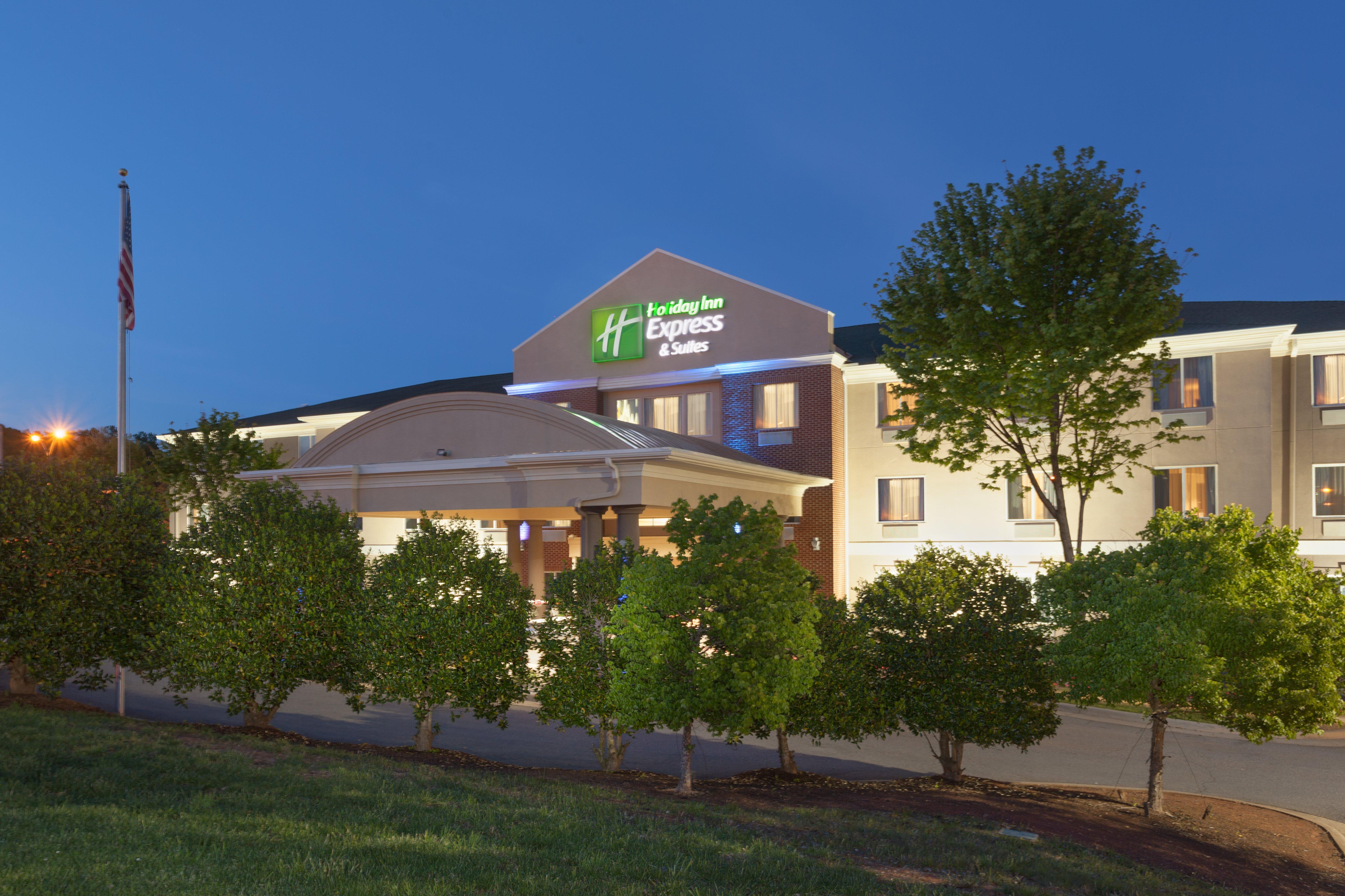 Holiday Inn Express Hotel & Suites Mebane By Ihg Exterior photo