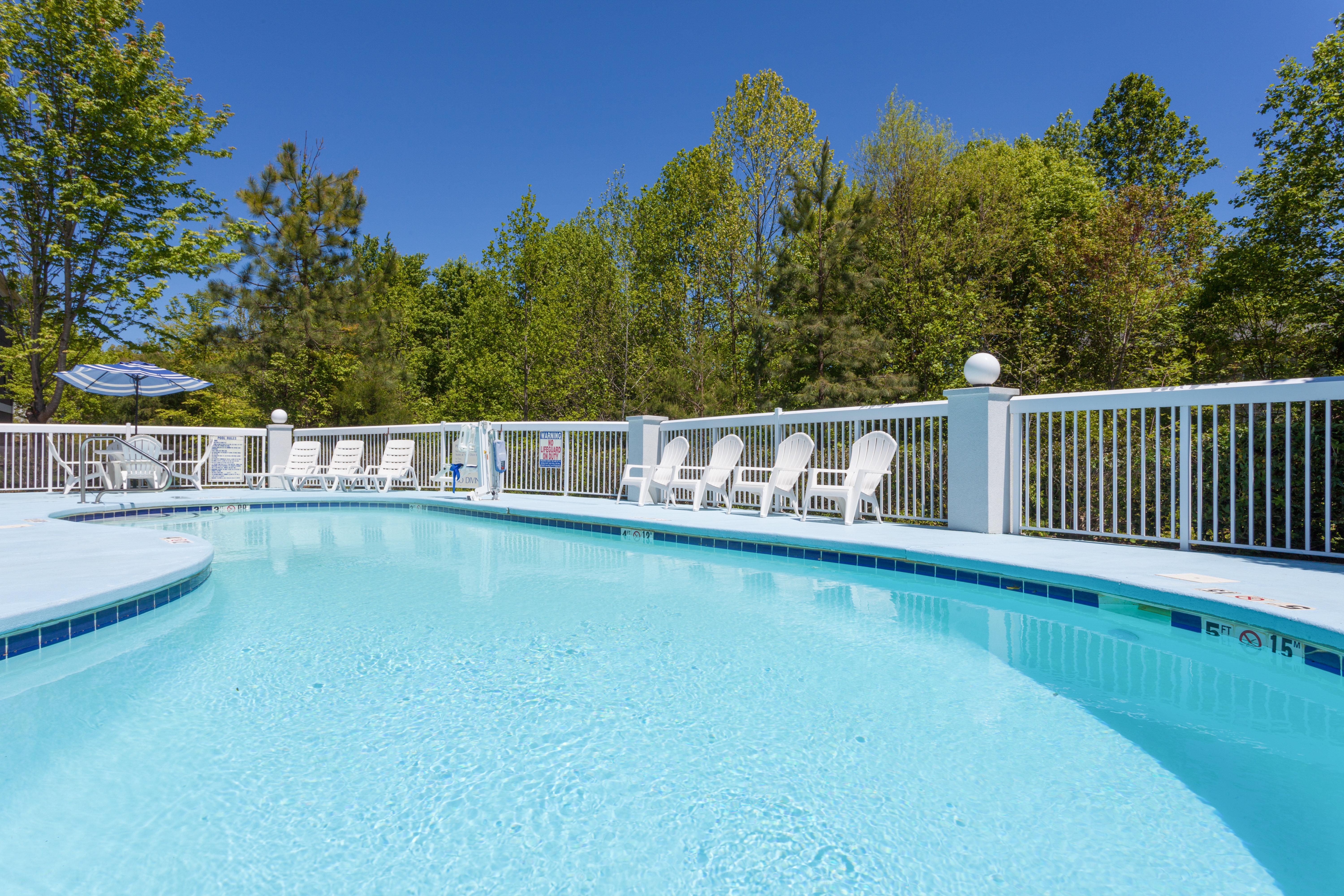 Holiday Inn Express Hotel & Suites Mebane By Ihg Exterior photo