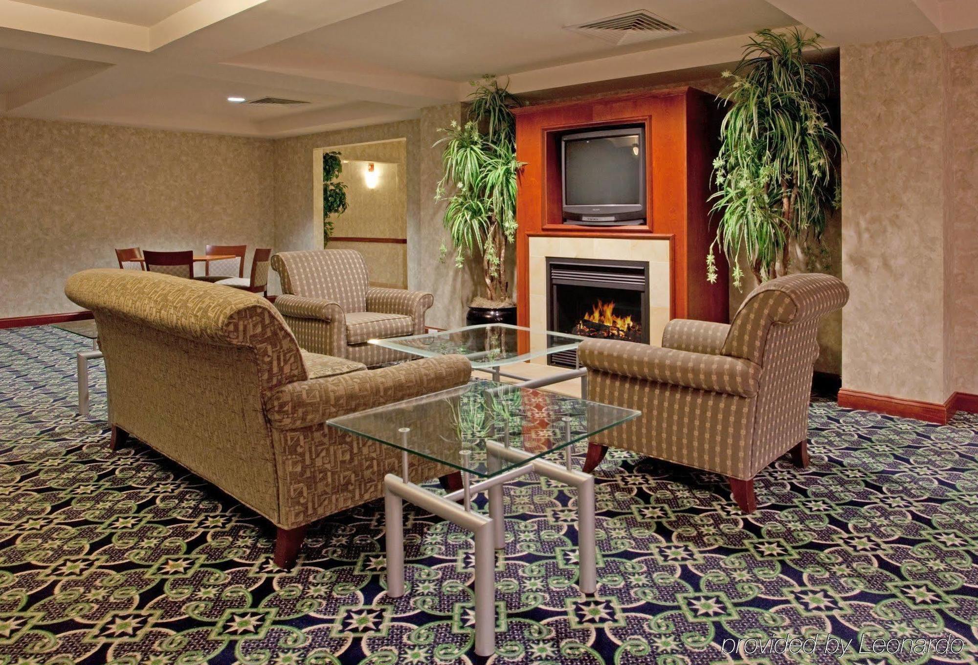 Holiday Inn Express Hotel & Suites Mebane By Ihg Exterior photo