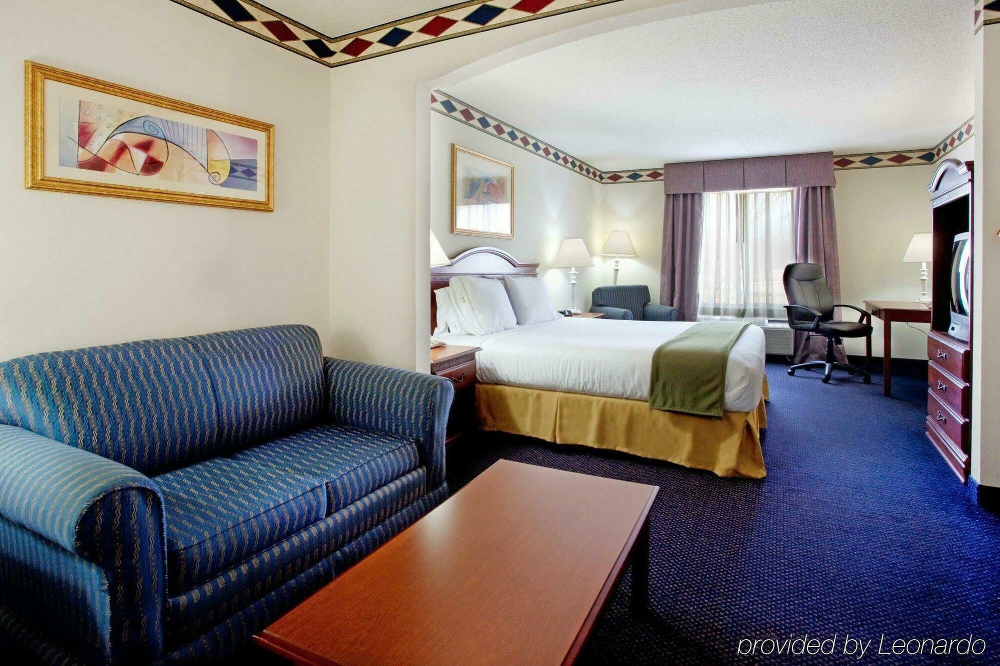 Holiday Inn Express Hotel & Suites Mebane By Ihg Exterior photo