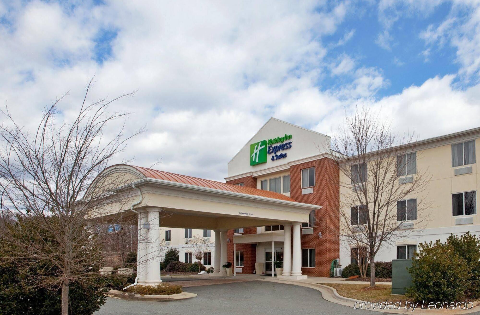 Holiday Inn Express Hotel & Suites Mebane By Ihg Exterior photo